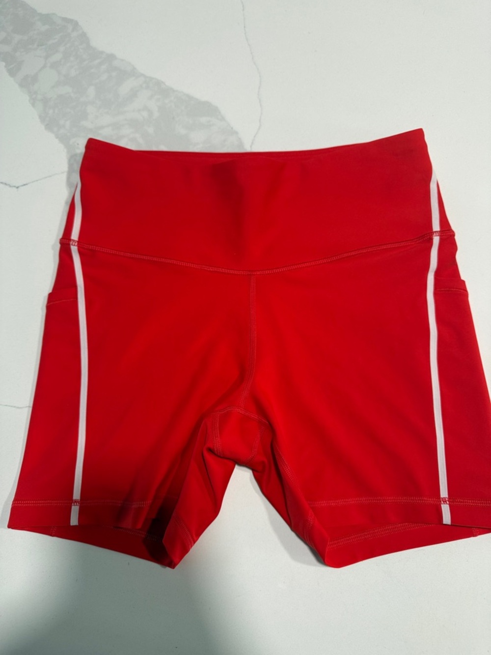NWOT Athleta shorts sz M